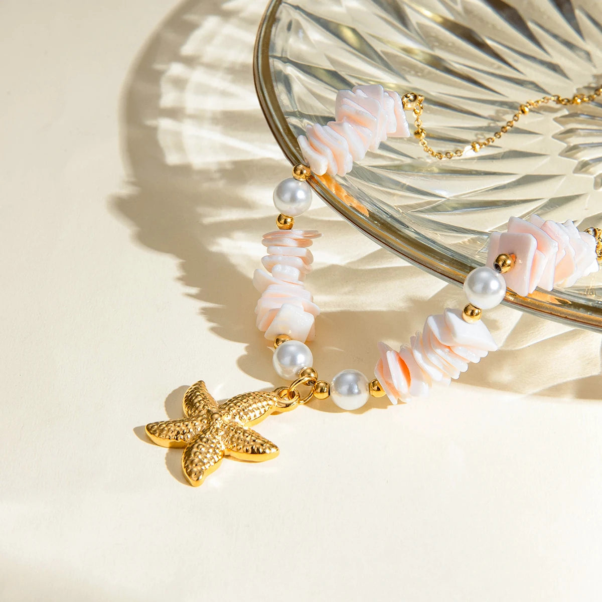 Shell Pearl Pendant Necklace