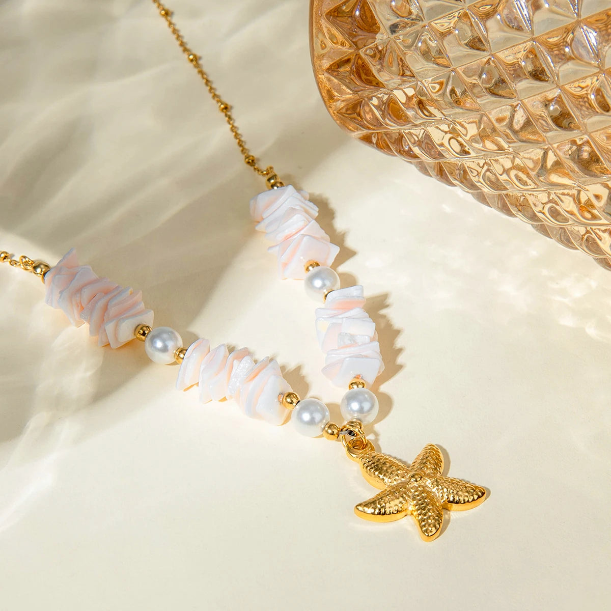 Shell Pearl Pendant Necklace
